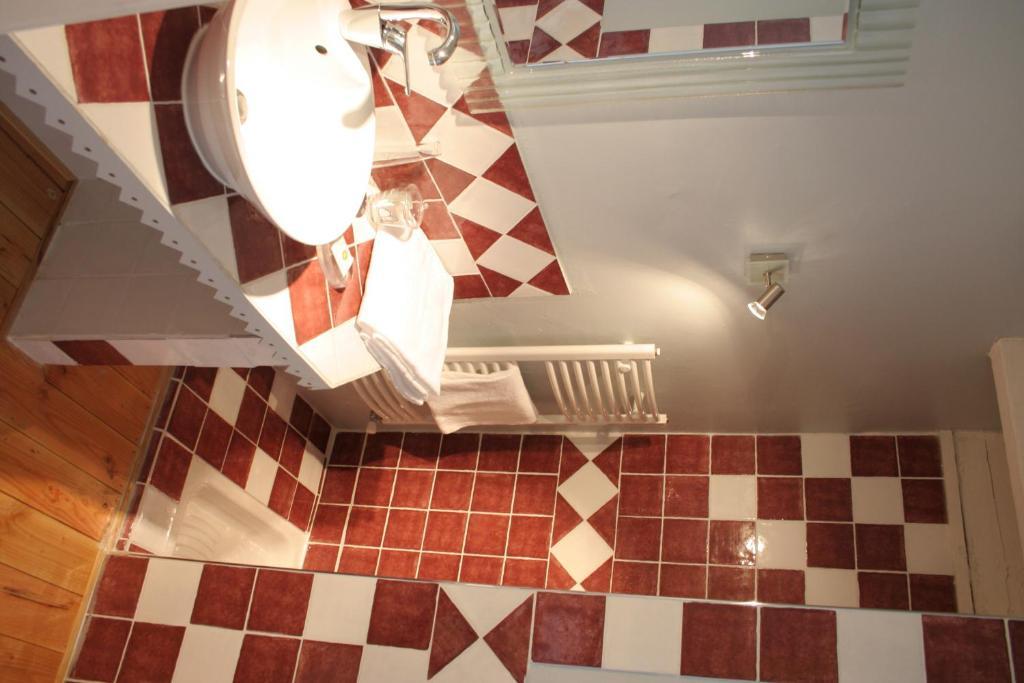 Chambres D'Hotes La Cime Beaujolaise Poule-les-Echarmeaux Luaran gambar
